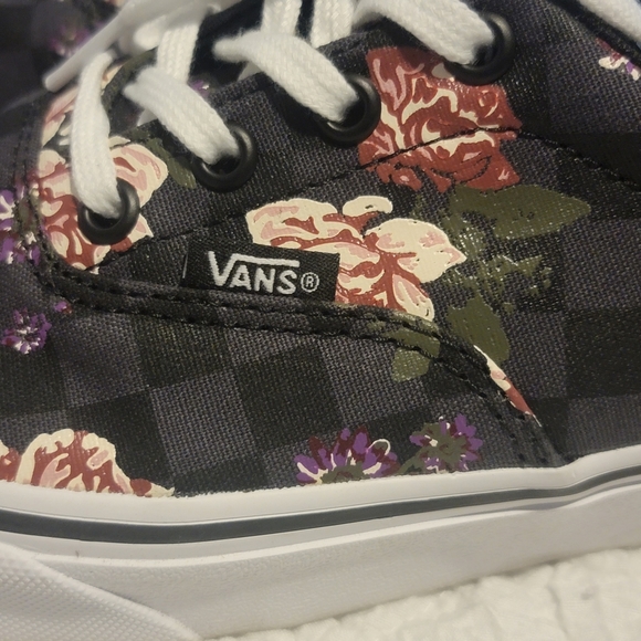 Cute Floral Vans!! - Picture 9 of 10